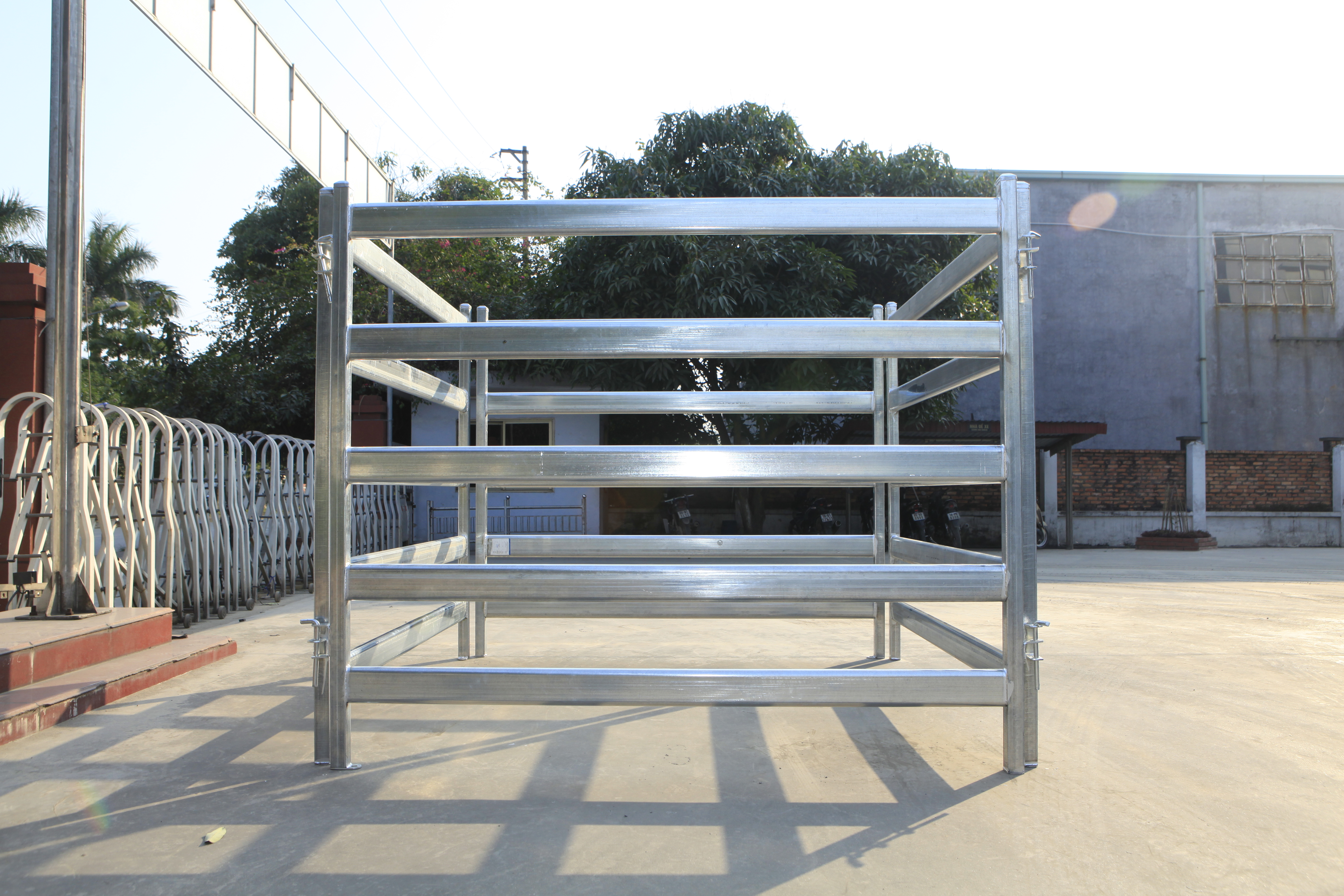 where to buy steel: cattle panel